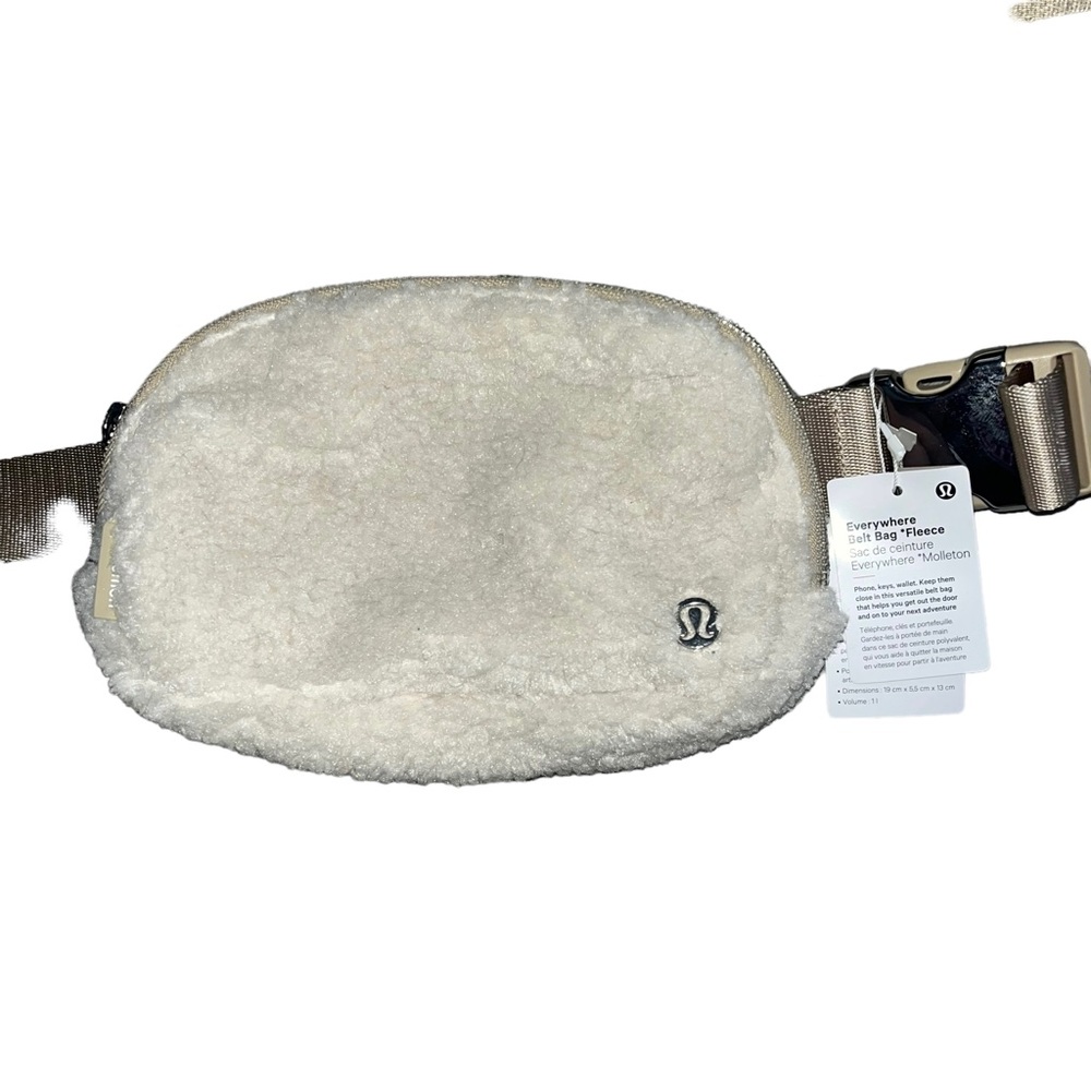 Lululemon everywhere belt bag tan fleece NWT
Price is firm - Picture 3 of 7